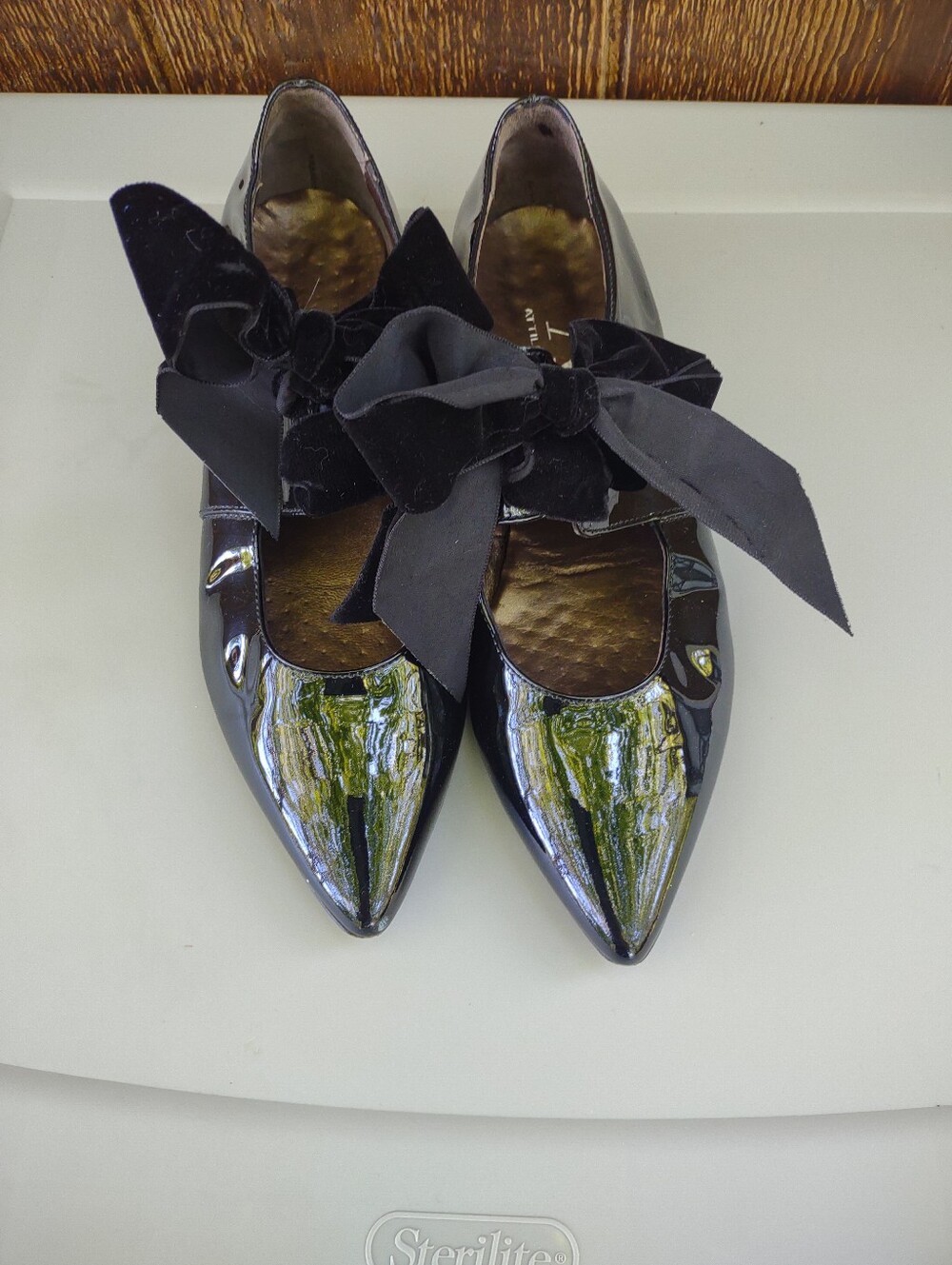 AGL Black Bow Accent Patent Leather Mary Jane Flats Women's 40 (9) - Picture 2 of 7